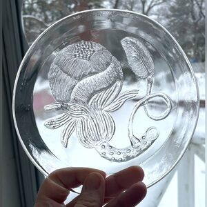 Nuutsjarivi Pioni glass plate, designed by Oiva Toikka, Finland, vintage 1975